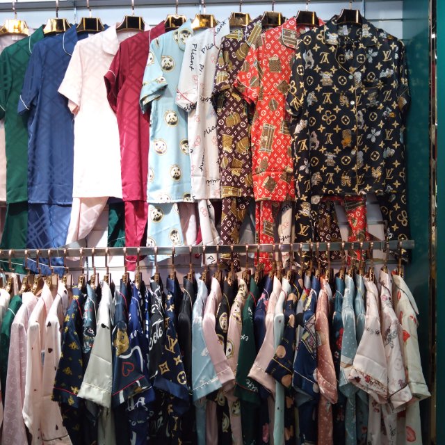 Yiwu Huang Enqing Garment Factory describe pic - 1