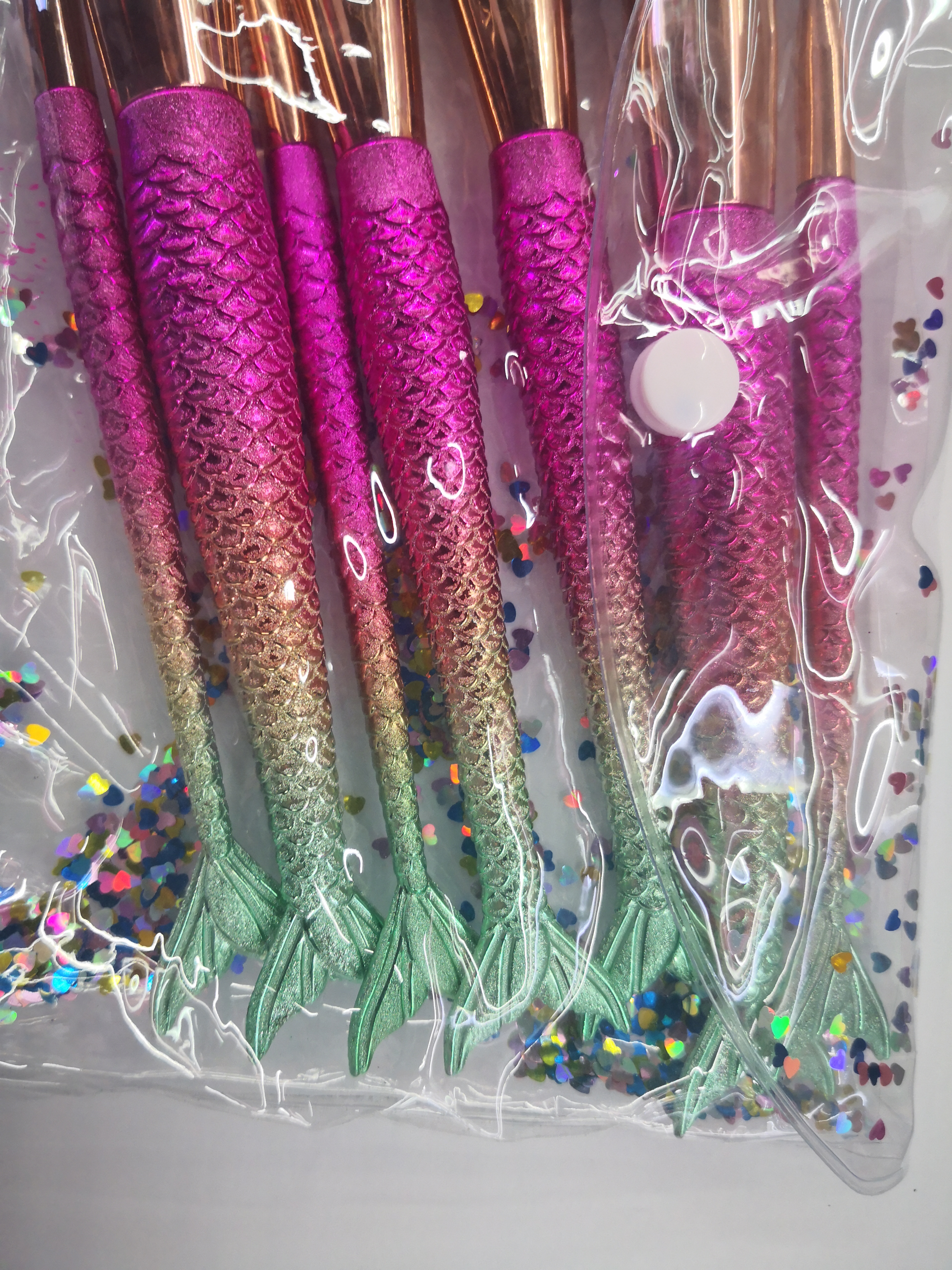 Red artificial fiber mermaid pen holder makeup brush eyeshadow brush set Specification image