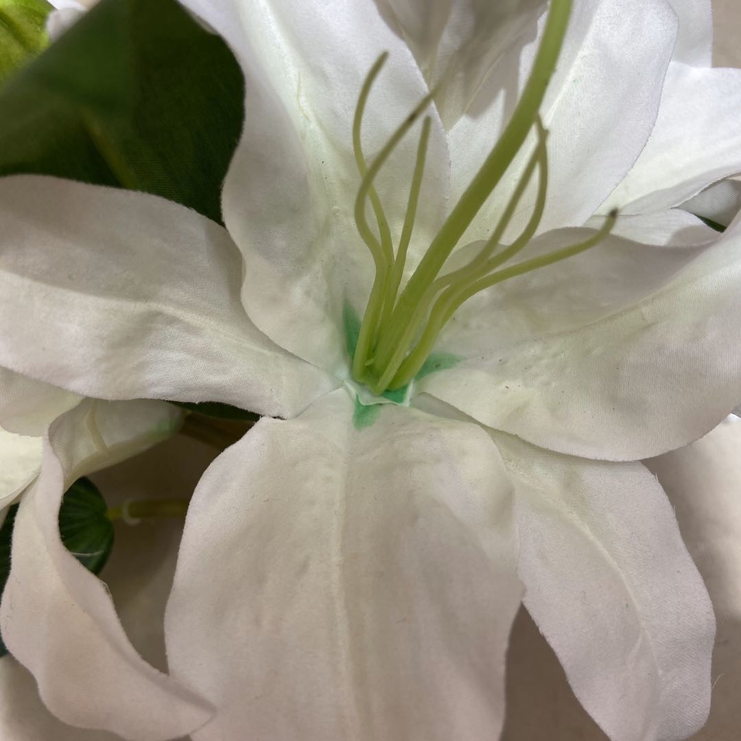 手感百合花假花仿真花客厅高档摆设塑料餐桌电视柜摆件装饰插花束细节图