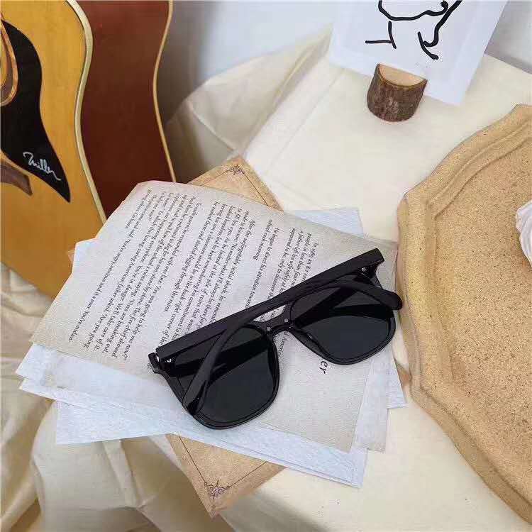 新品时尚墨镜大框方框太阳镜偏光镜韩版网红潮人高档黑色PC男女通用6812细节图