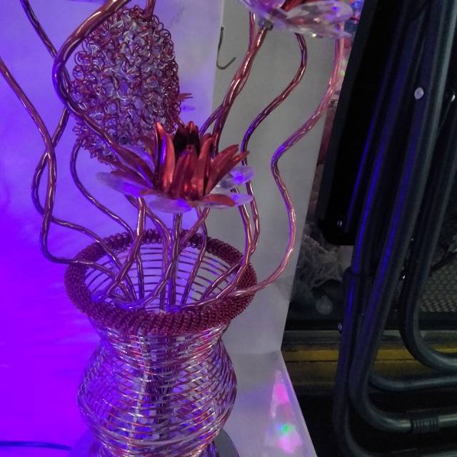 创意卧室床头网红台灯欧式温馨红色玫瑰花结婚庆生日礼物 LED夜灯细节图