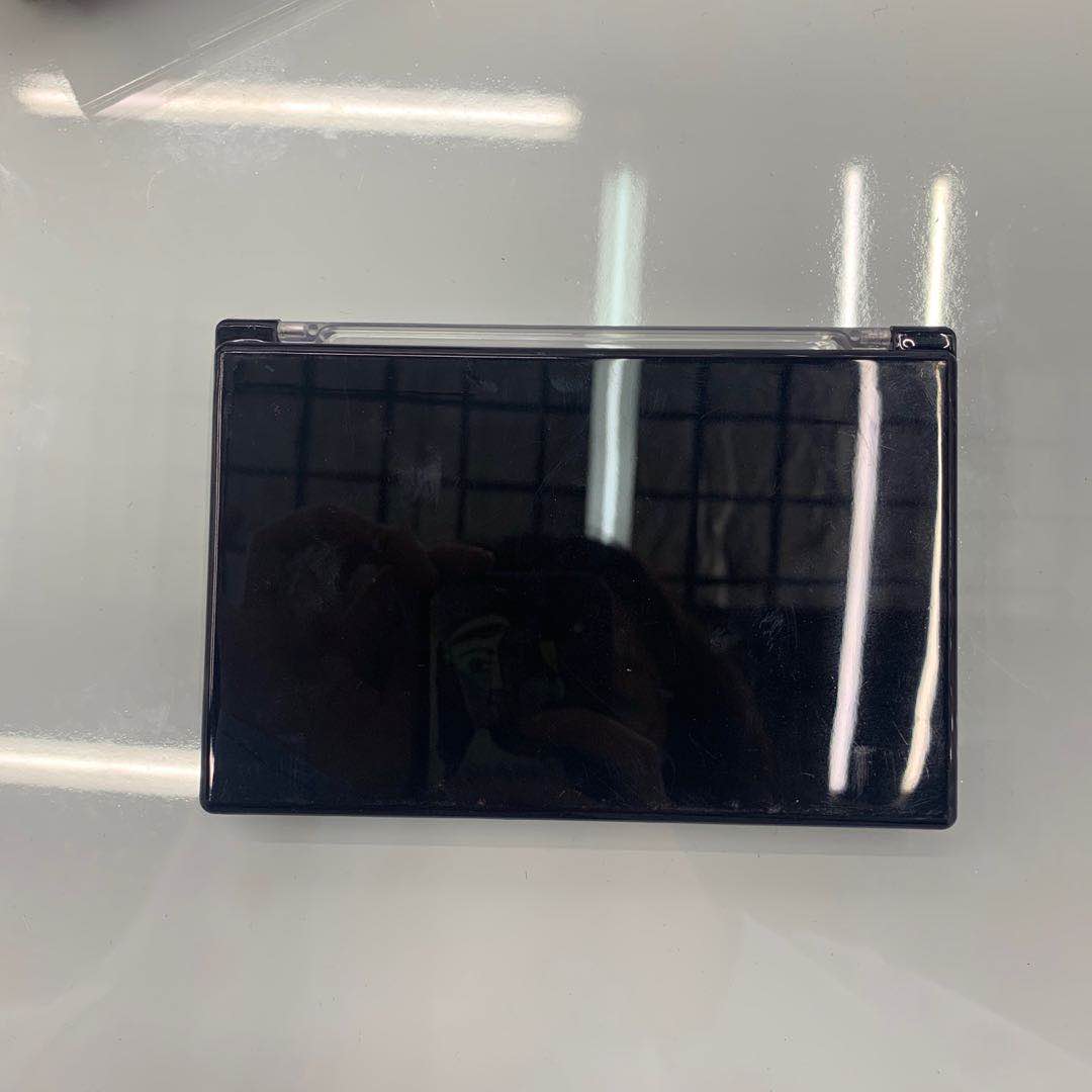 Factory direct sales of matte, pearlescent, affordable, student, beginner, glitter, waterproof eyeshadow palette in 18 colors Specification image