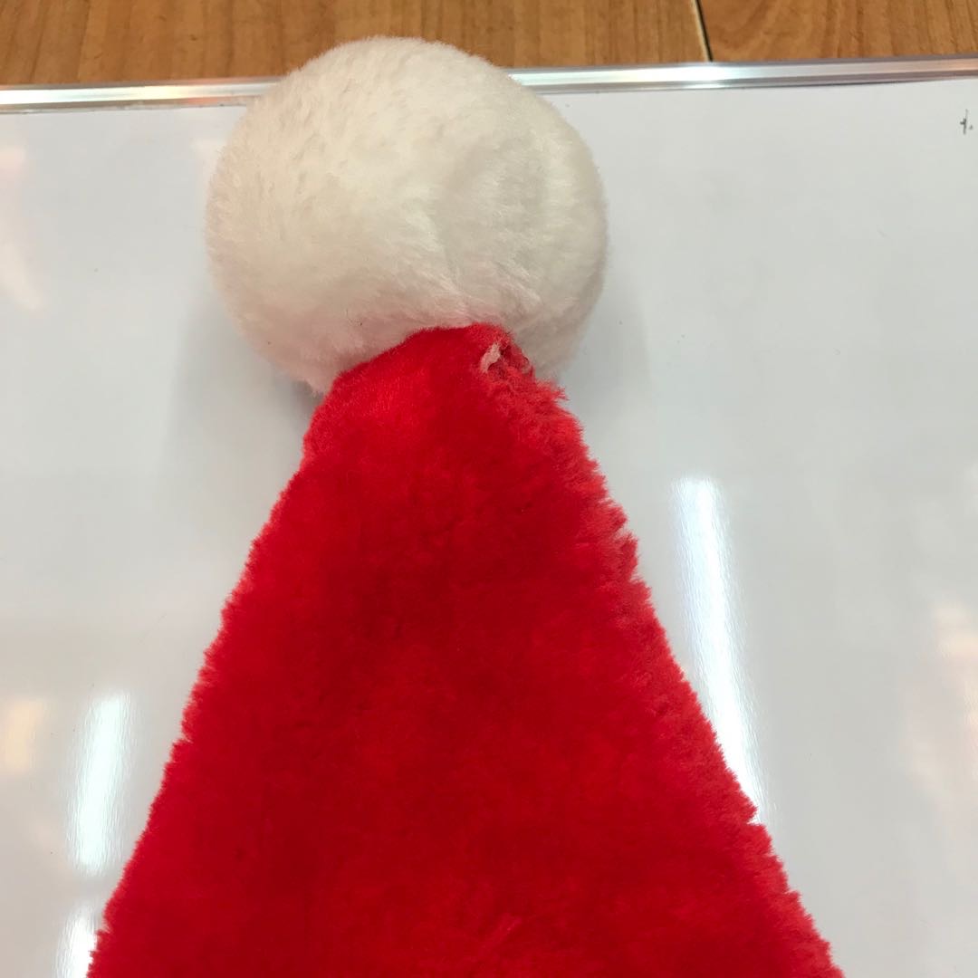 Christmas decorations, such as plush Christmas hats, shopping mall ornaments, Christmas Eve window displays, tree hangings, and decorations for the elderly. 11 Specification image