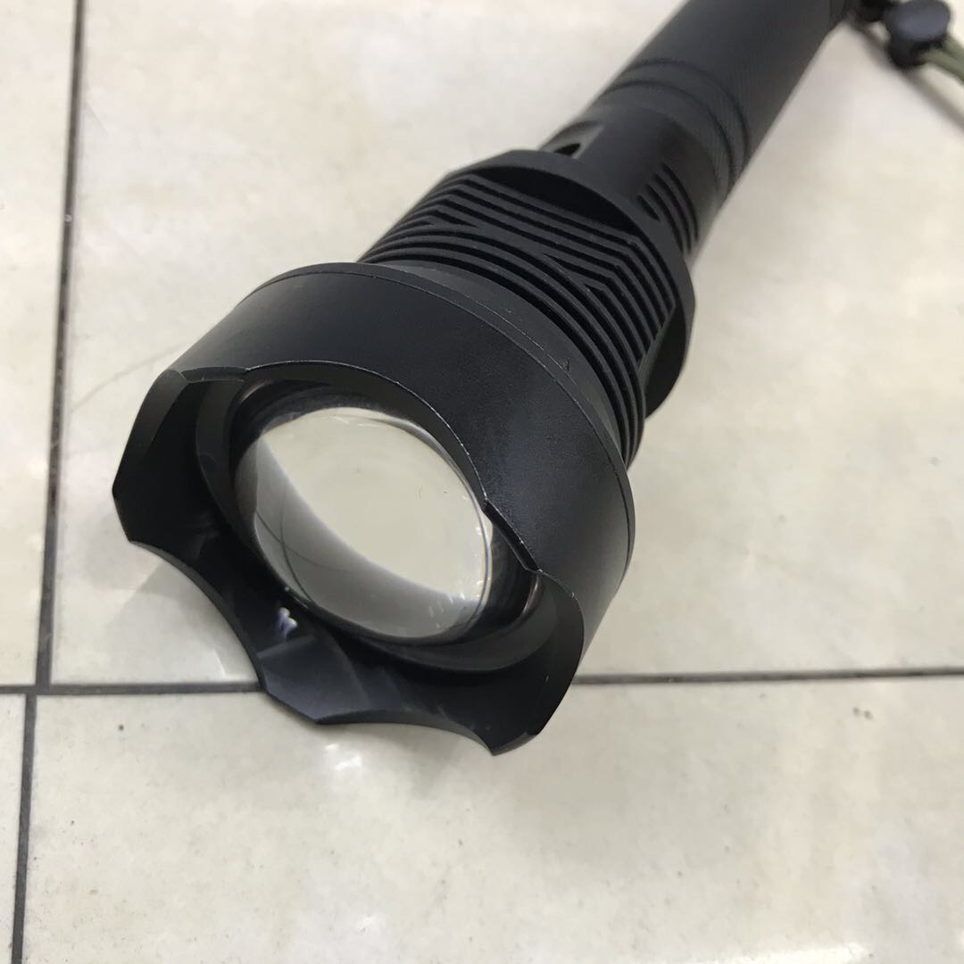 High-intensity rechargeable flashlight, life-saving hammer, zoom, super bright outdoors details Picture