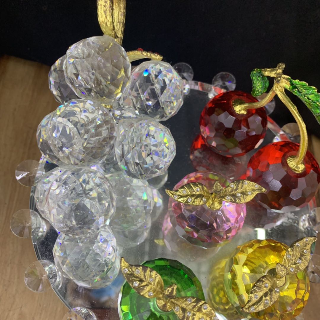 Factory direct sales of colorful crystal fruit-shaped ornaments Specification image
