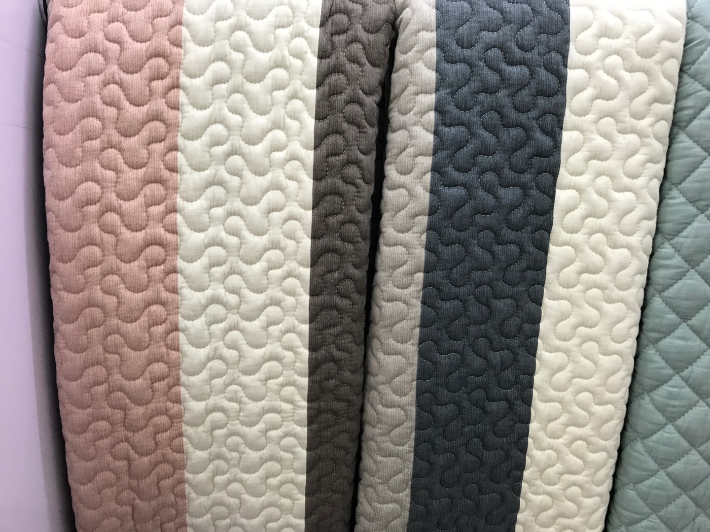 混色拼接条纹格子绗缝全面简约款沙发垫三件套