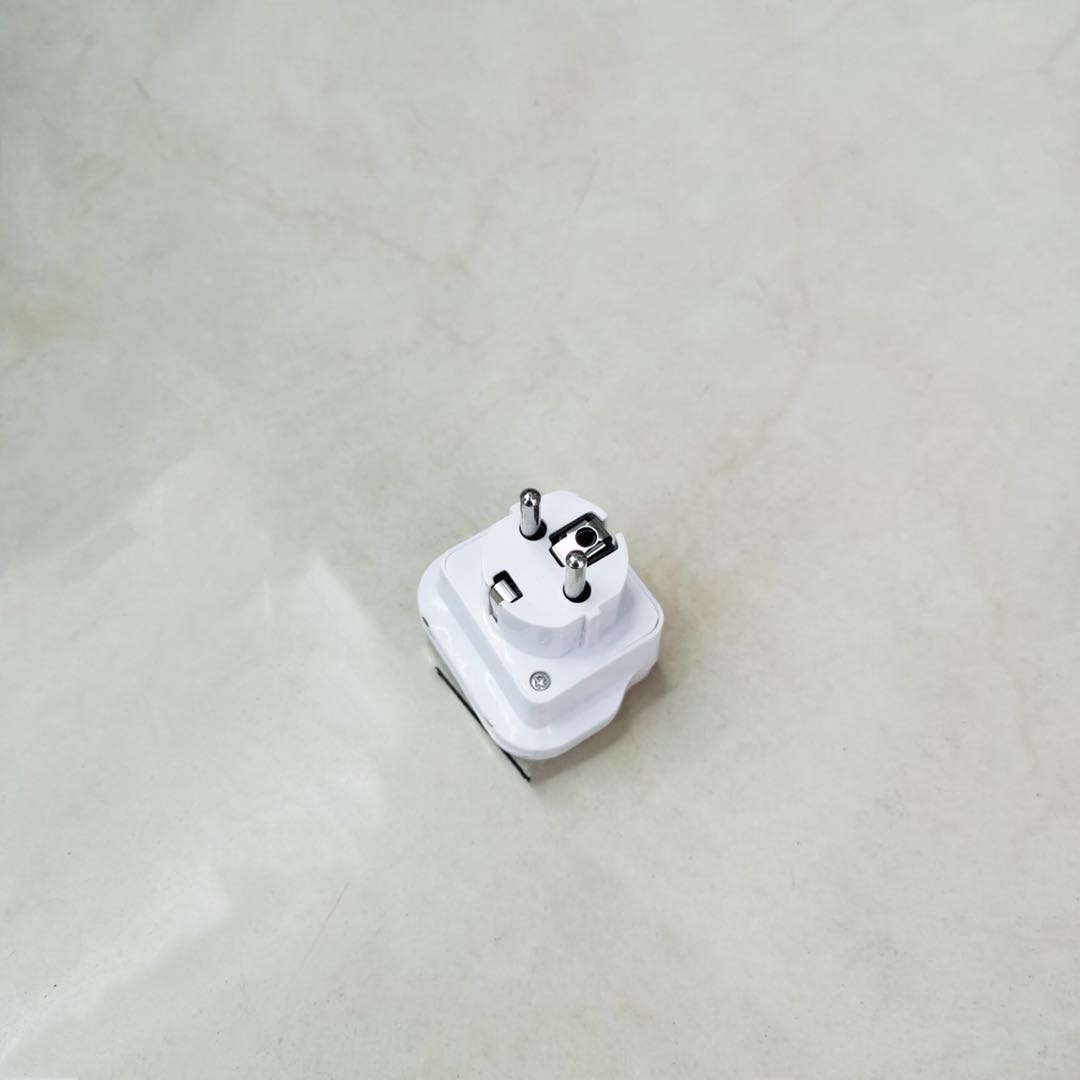2孔多功能旅行转换插头万能转换插头图