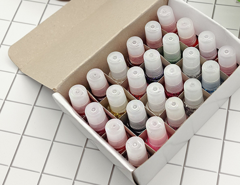 小方瓶彩色指甲油护甲油盒装24瓶