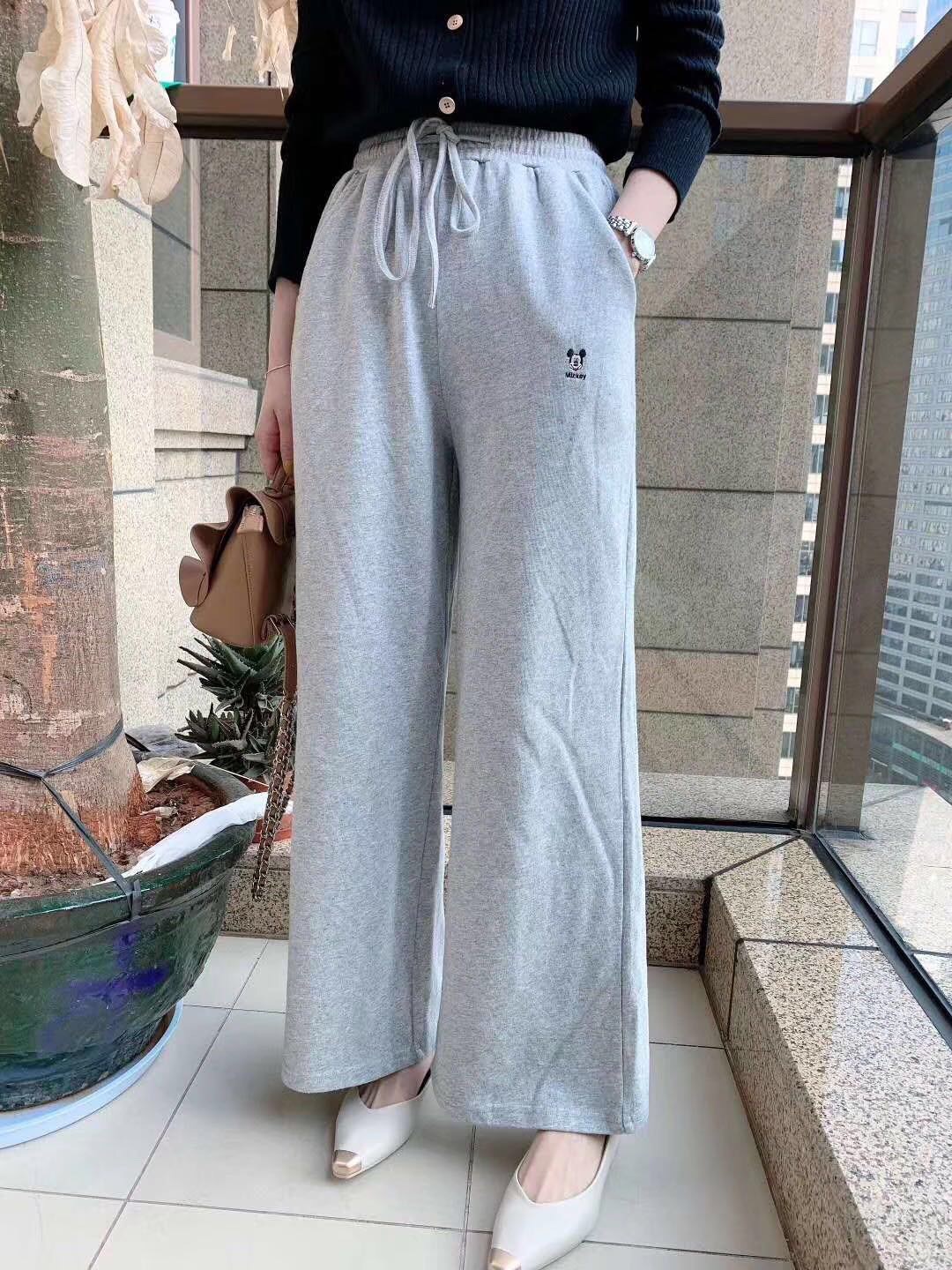 2020春装新款刺绣卡通松紧腰宽松韩范学院风卫裤长裤阔腿裤女潮