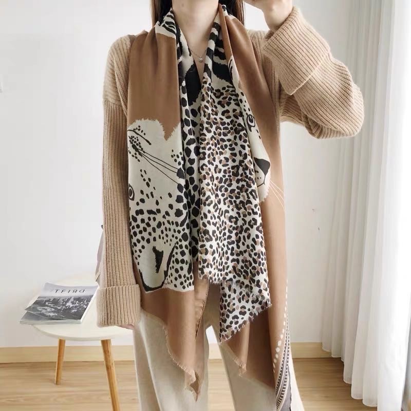 女士时尚潮流简约围巾丝巾披肩两用休闲款民族风