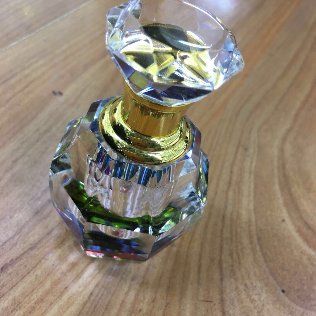 Direct sales from the manufacturer of crystal colored gemstone-shaped perfume bottles