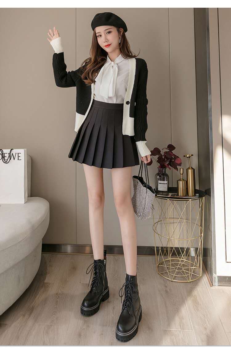The new summer black pleated skirt, short skirt, high-waisted A-line skirt for women, and the super popular half-length skirt on Instagram for students in the school style details Picture
