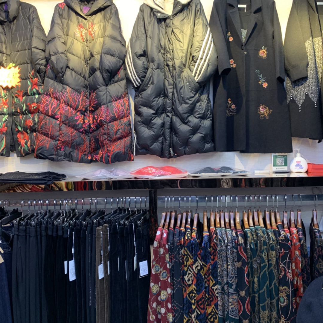 Gold Medal Lady describe pic - 1