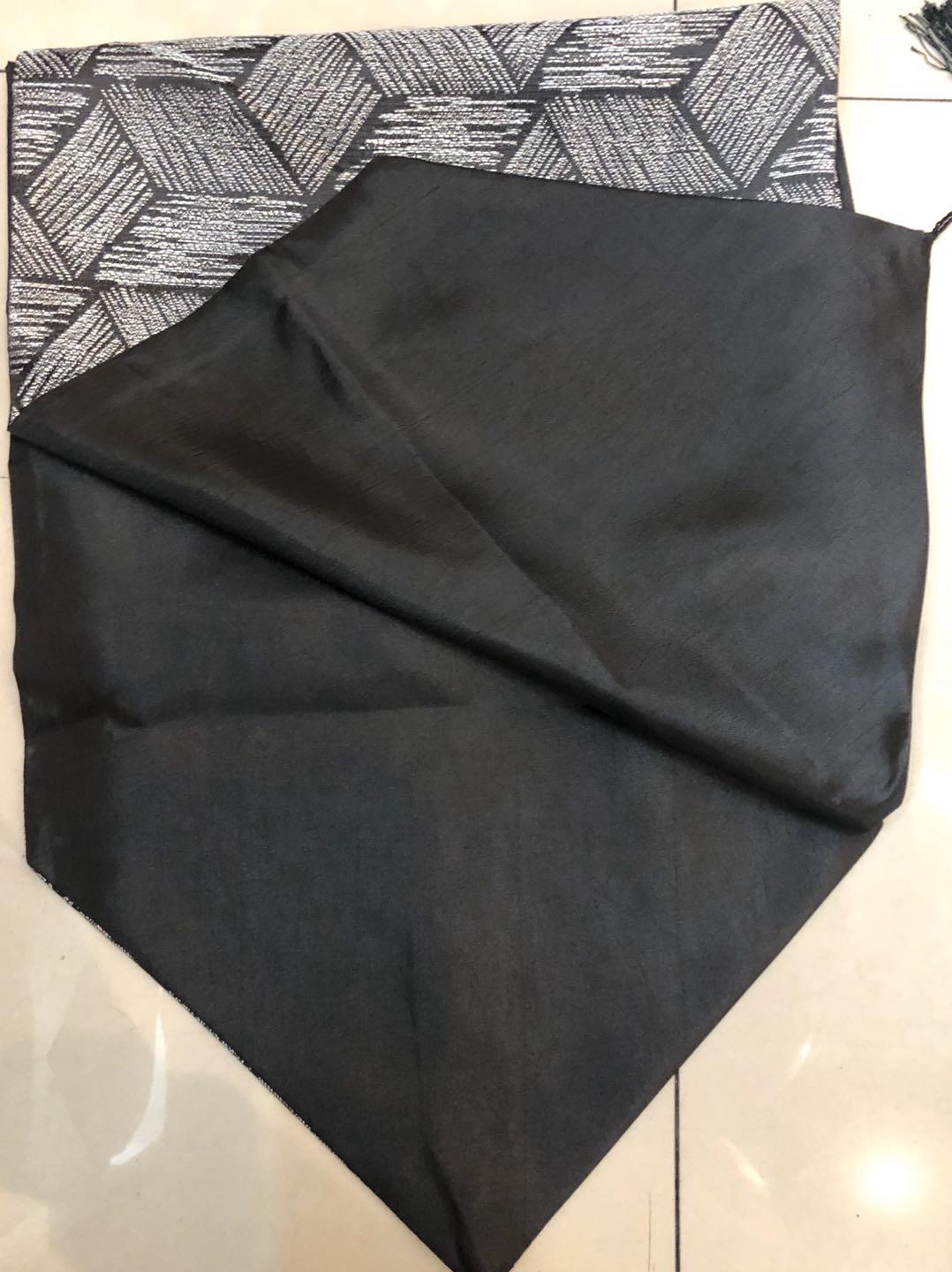 High-end jacquard table flags with diamond-shaped patterns, coffee tables, tablecloths, round table cloths, daily household items Specification image