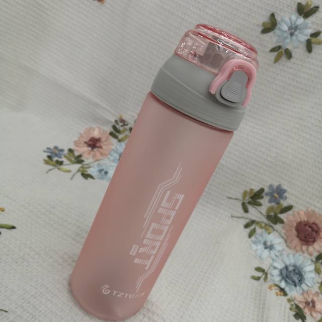 高档运动杯塑料水杯防摔水杯运动水壶厂家直销新款杯子