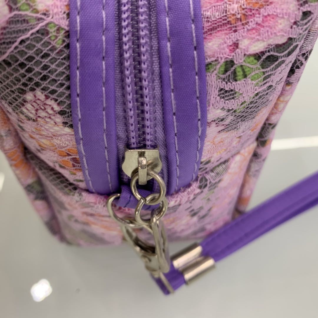 Lace Flower large-capacity makeup bag Specification image
