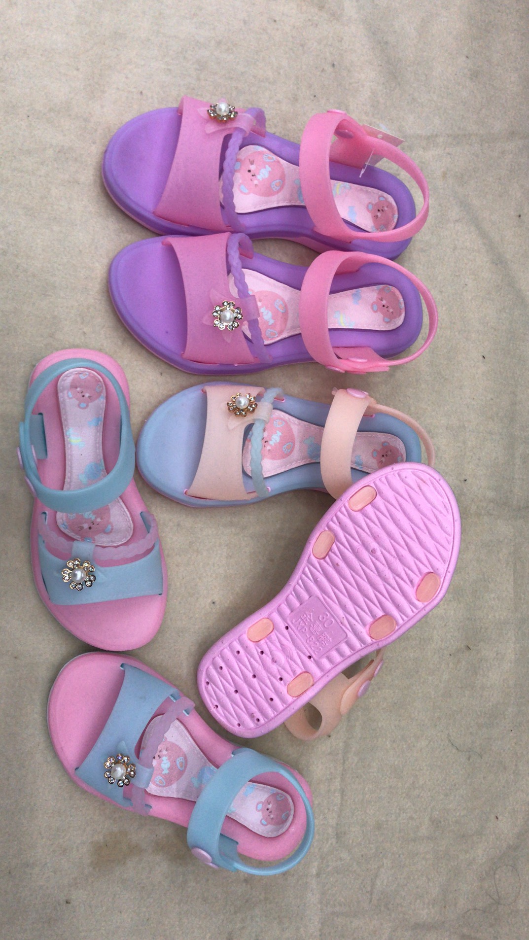 New best-selling cool slippers, casual shoes, comfortable shoes, flip-flops, casual shoes, fashionable outerwear shoes, and home shoes details Picture