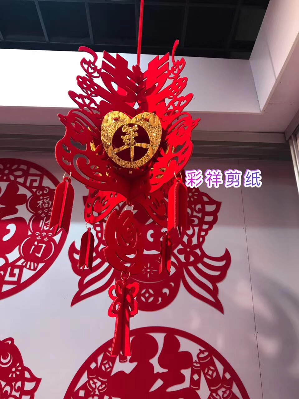 Paper red velvet red festival and wedding hollowed-out carved palace lanterns, mandarin duck lanterns, multi-layer tassel decorated lanterns Specification image
