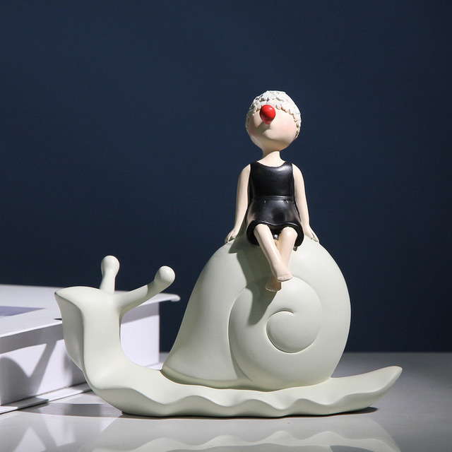 Cute and girlish snail resin ornaments for lovers and friends as handicrafts Specification image