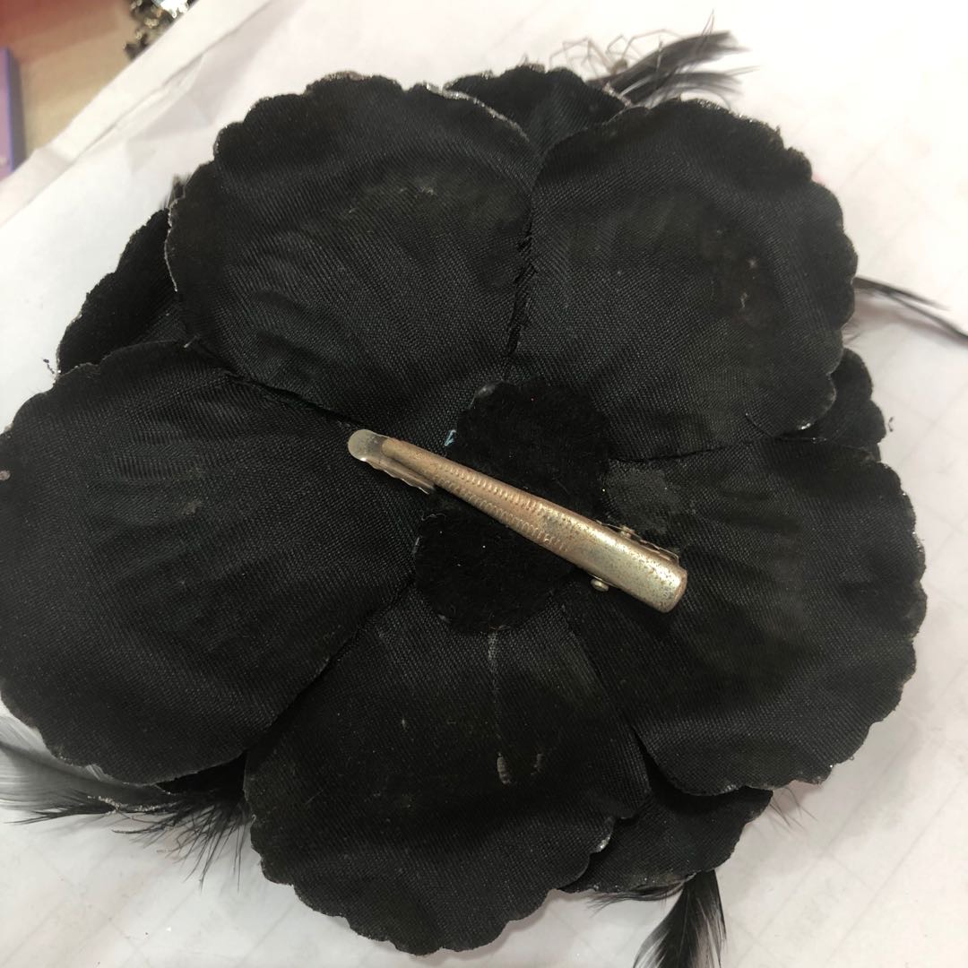 日系手工写真宴会饰品婚礼布置新娘新郎胸花细节图