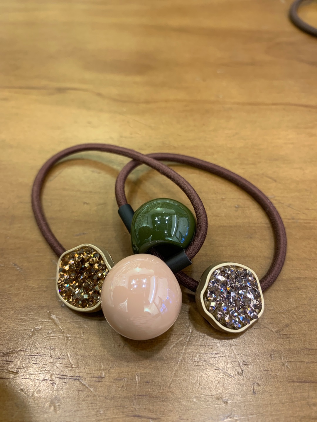 New collection of acrylic water diamond rubber band fashionable hair accessories for girls Specification image