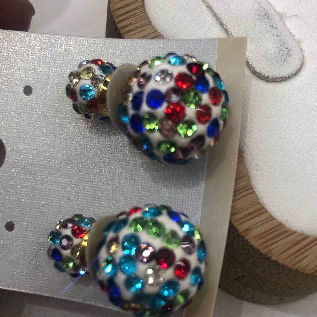 Fashionable and stylish round bead color ear-clipped front and back, eco-friendly color diamond, cute and sweet, anti-allergy earrings details Picture
