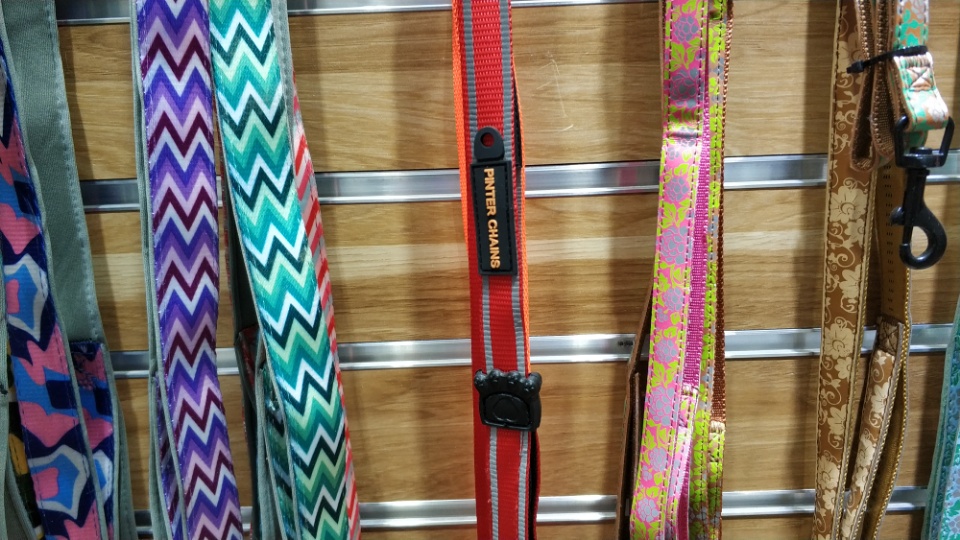Striped and colorful pet leash Specification image