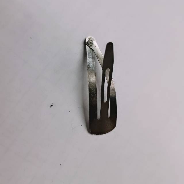 Xuebo Jewelry Accessories DIY Factory specializes in the processing of ordinary old classic small monster claw, straight clips, bb clips, monster claw hair clips, hair bands, hair combs and other handcrafted accessories and hair accessories Specification image