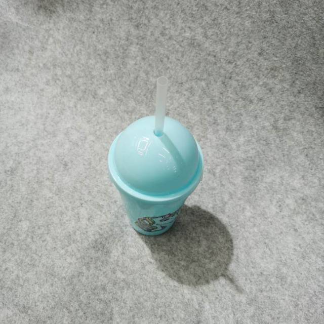 Plastic cute children's cartoon cups with LIDS, portable drinking cups and beverage cups Specification image