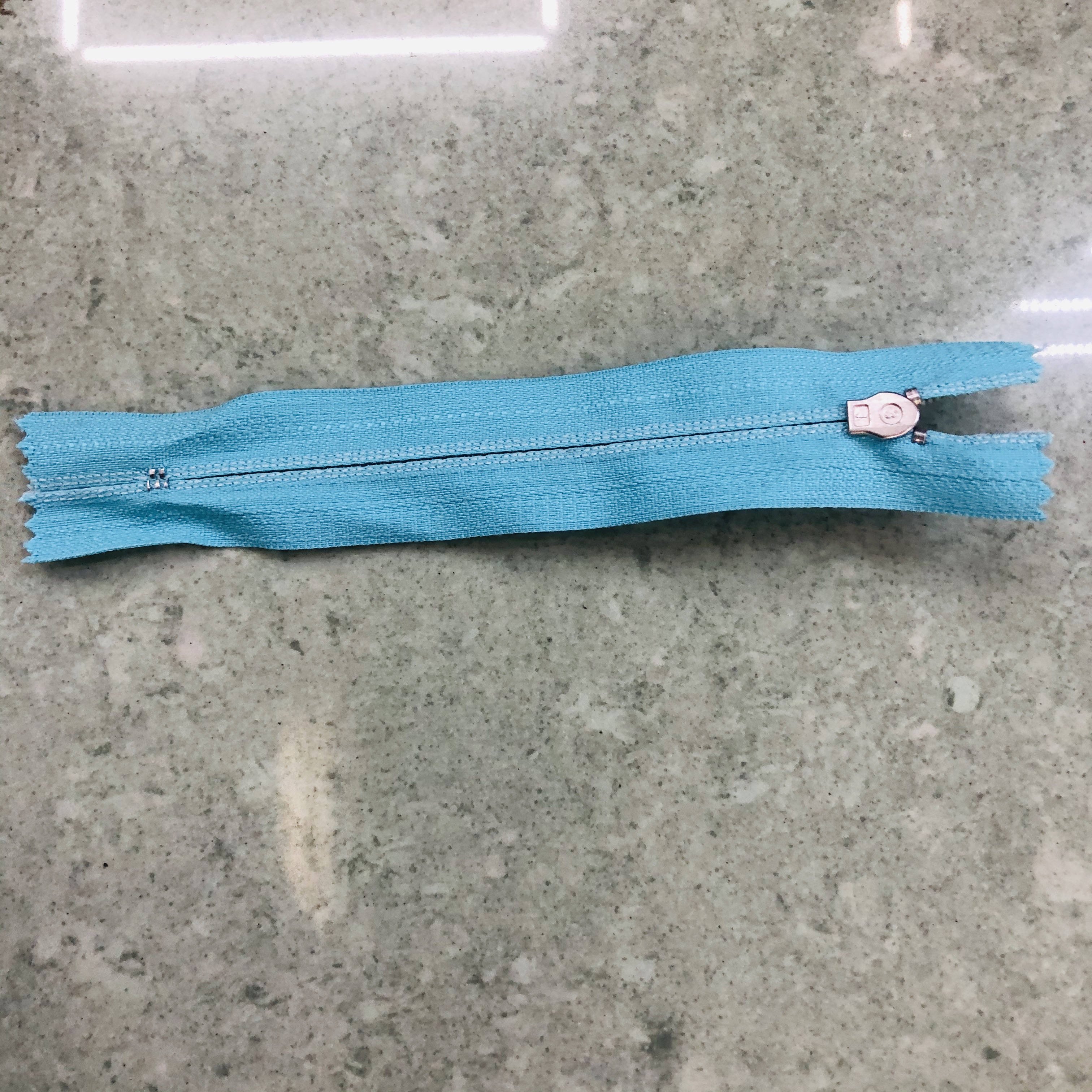 Resin Glue Teeth Zipper Closed Tail Zipper Open Tail Zipper Plastic Zipper Plastic Zipper Gold-Plated Closed Zipper Gold Light Gold Rose Gold Metal Zipper Manufacturers Supply 3#5#8# Metal Zippers Specification drawing