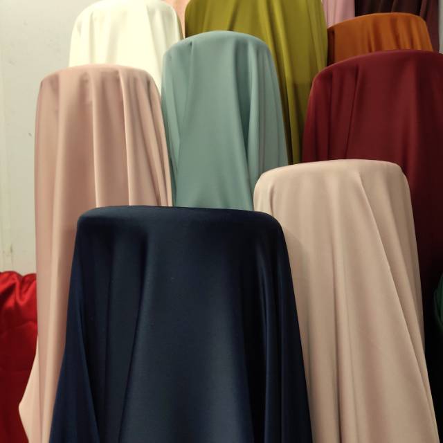 Ant-wrinkled woven fabric for clothing and accessories
