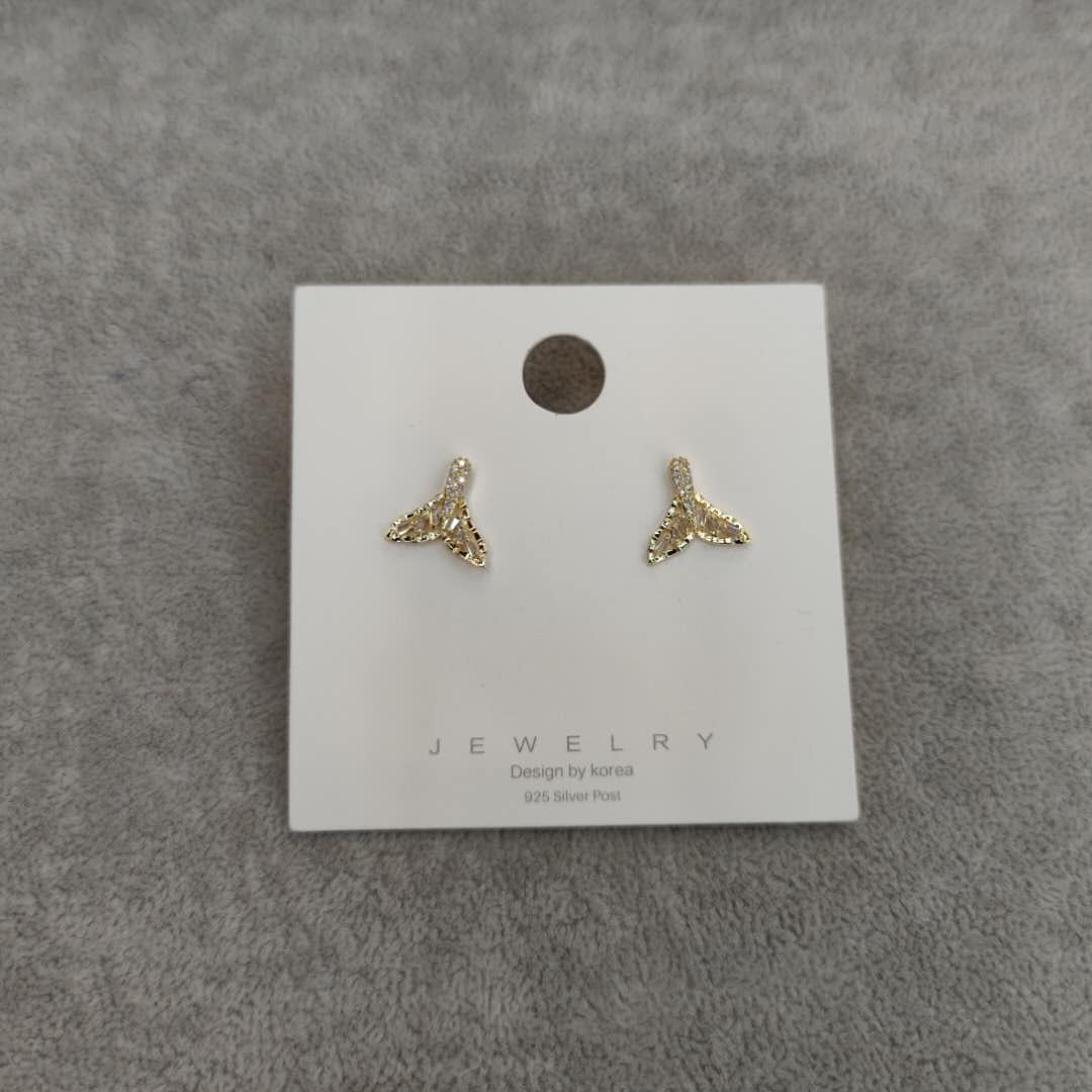 新款网红热销鱼尾耳环微镶锆精致小巧耳钉