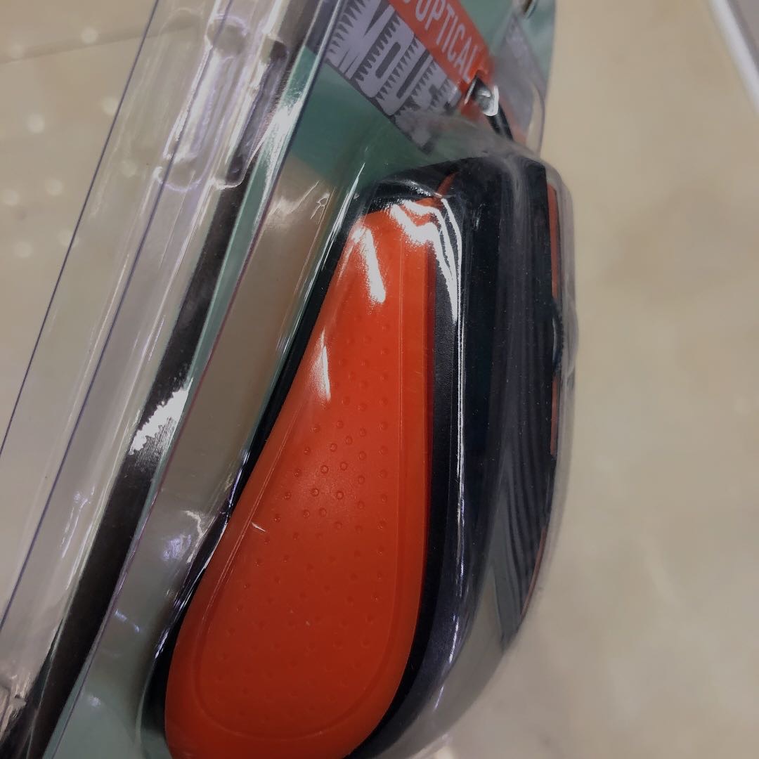 Ergonomic Design of Silent Mouse Presentation