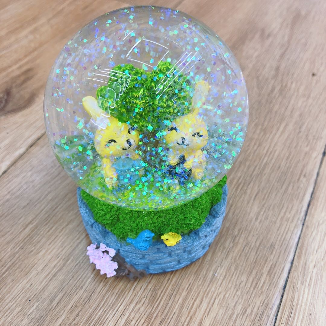 Bunny: Snowflake crystal ball music box, music box, girls' best friend, children's birthday present