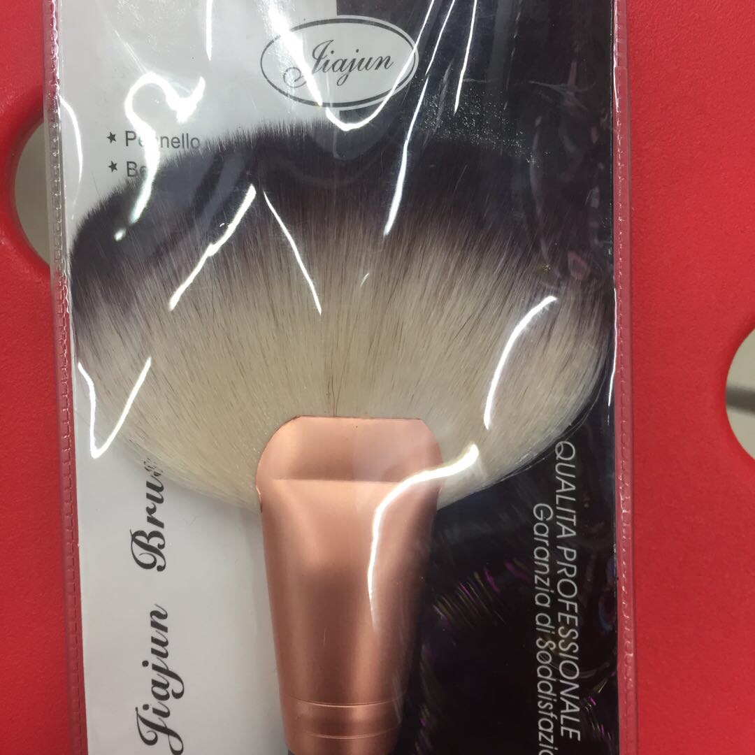 Blush brush, rouge brush, makeup brush, fan factory direct sales, fine and soft bristles details Picture