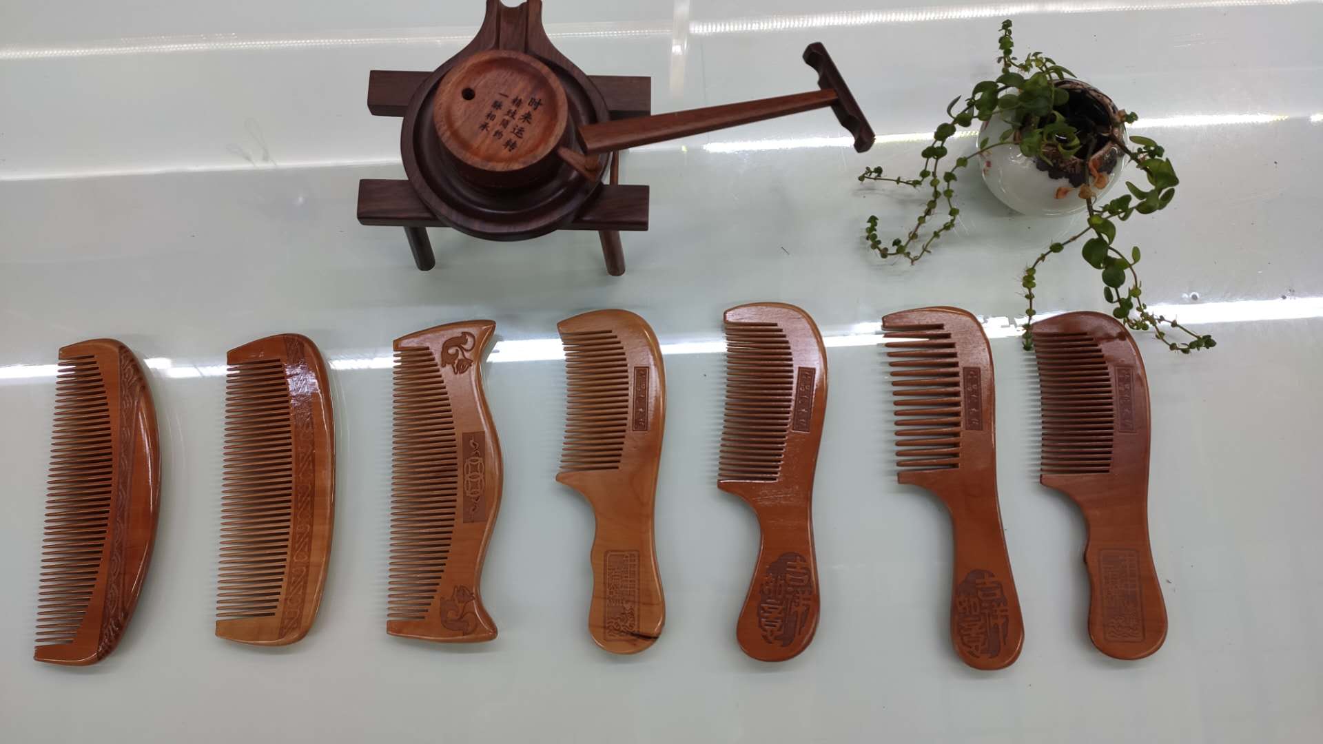 The Year of the Monkey Auspicious thickened wooden comb fashion wooden comb box hairdressing comb thumbnail