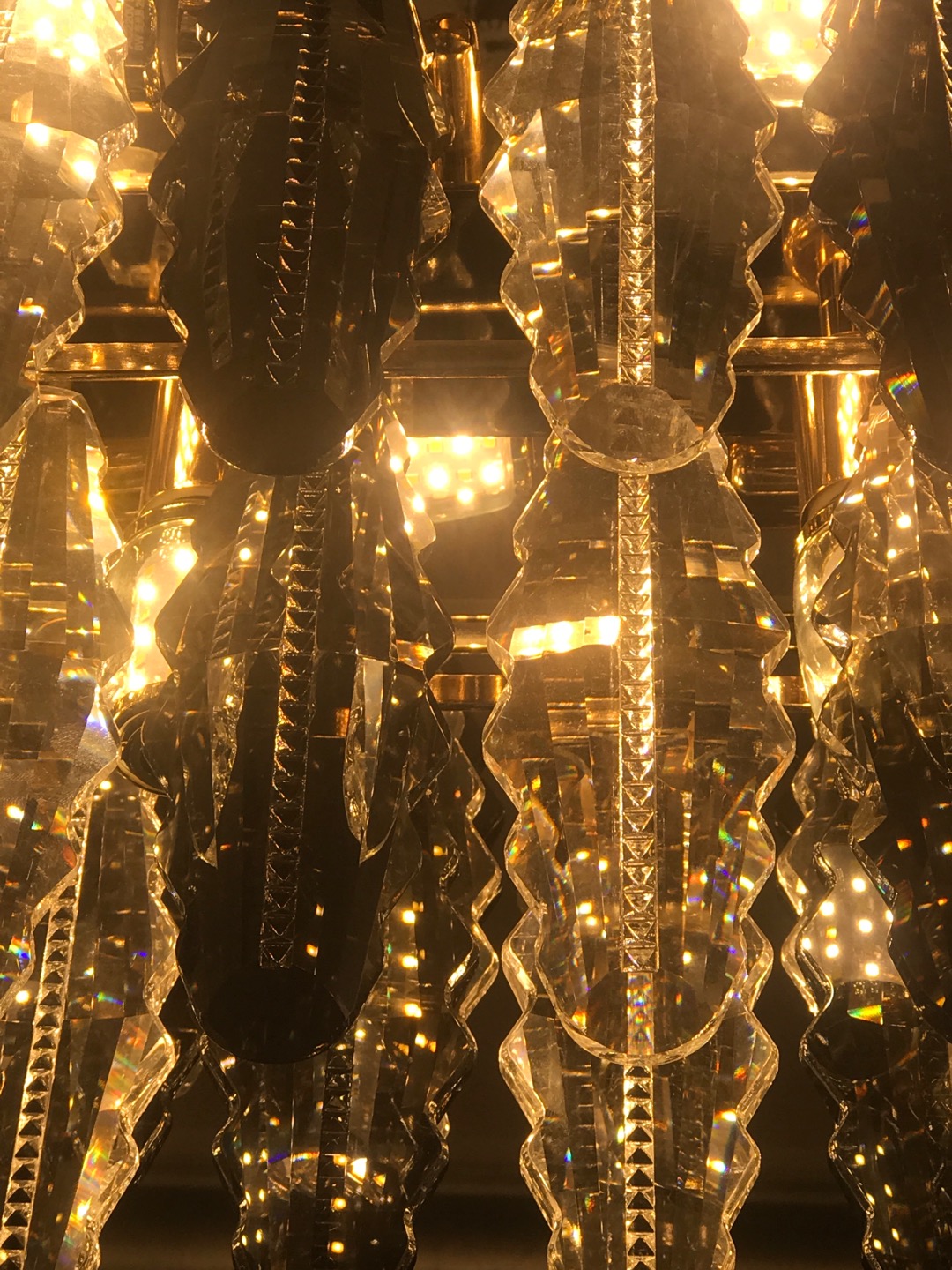 鼎居灯饰旗下现代轻奢纯水晶餐吊灯2020年新款简约细节图