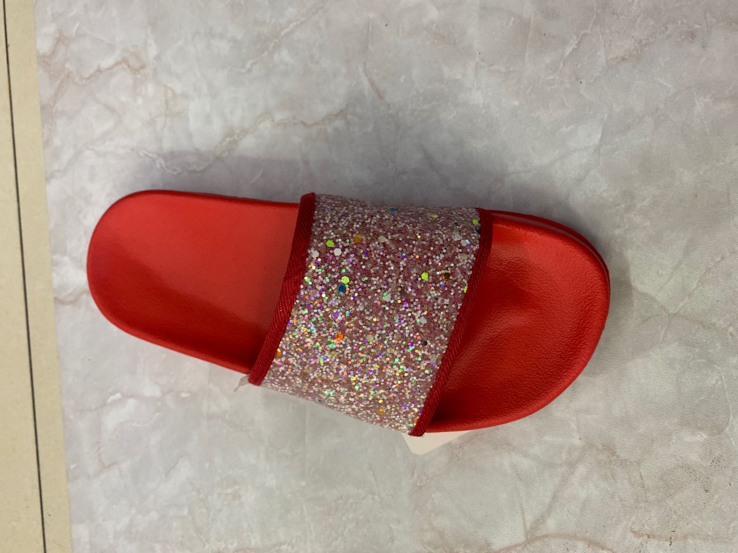 The 2020 new style of flower-patterned flip-flops, summer anti-slip casual shoes with ox tendon soles, are fashionable