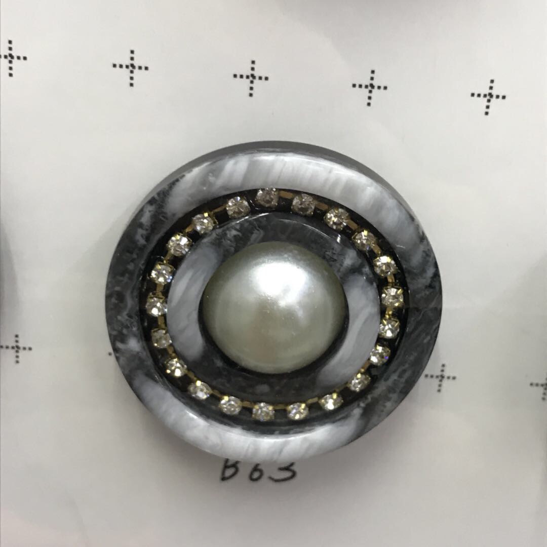 Manufacturers Direct Sales Fashion Round Marble Grain Resin Acrylic And Diamond Pearl Buttons details Picture