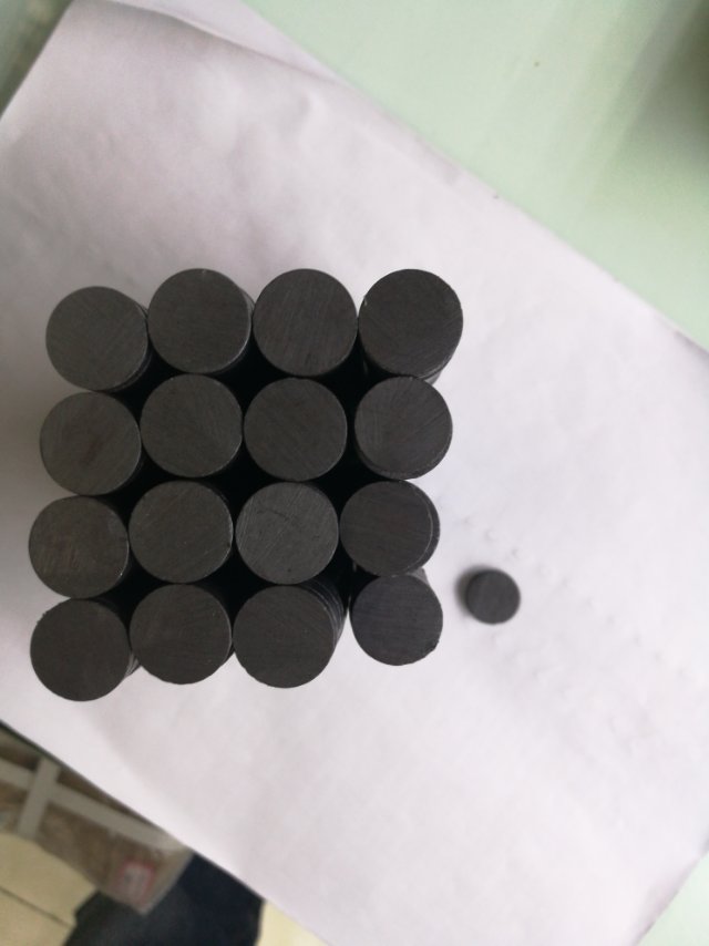 黑色圆形铁氧体批发