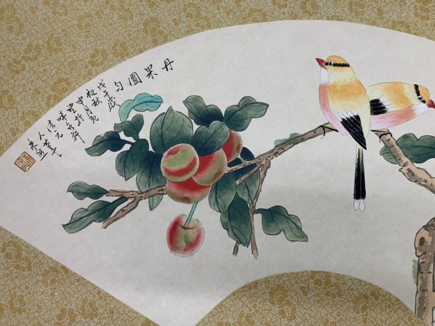 Handcrafted traditional Chinese paintings of flowers, birds and figures Specification image