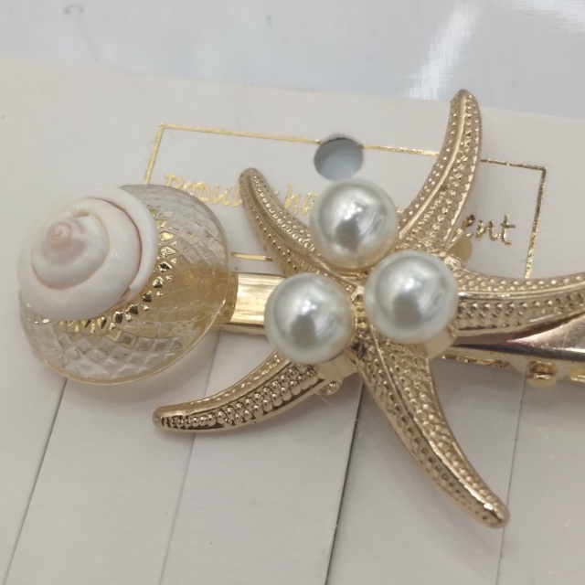 Dongdaemun, South Korea, a set of pearl and crushed stone hair clips, with a sweet and girlish side clip, is a hair accessory for girls details Picture