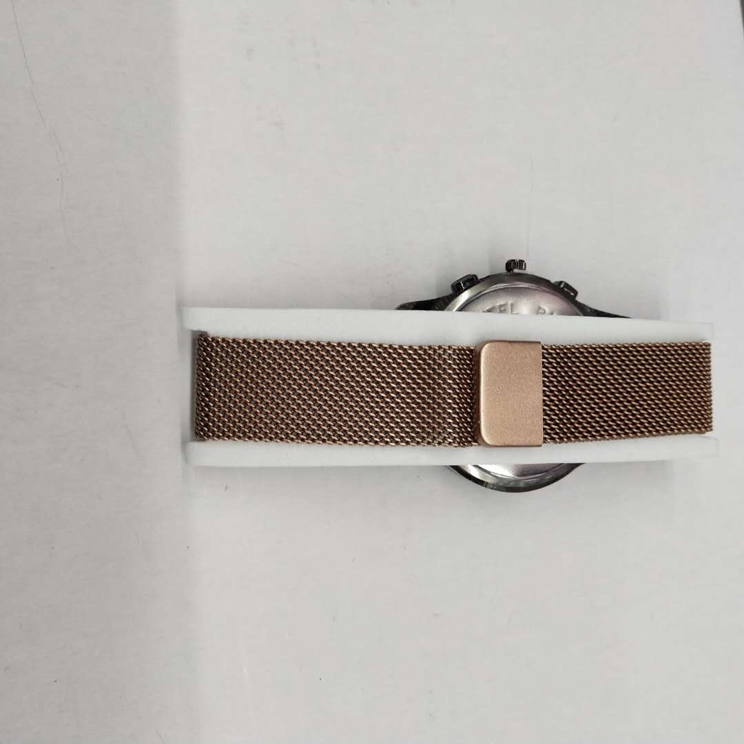 Fashionable and lazy man's magnet waterproof sports men's quartz watch Specification image