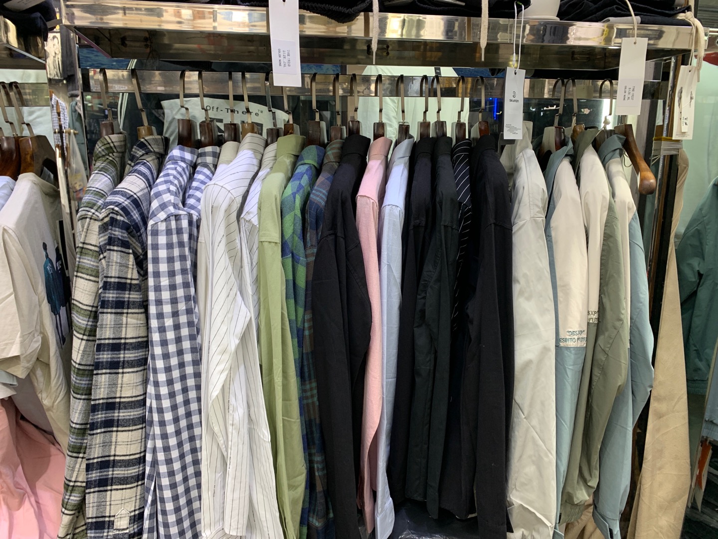Clothing Style Store describe pic - 2