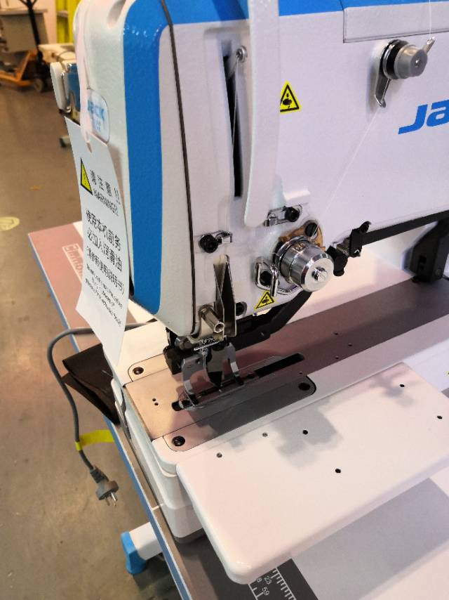 Taizhou JACK brand computer-controlled fully automatic keyhole machine Model F13 details Picture