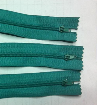 服装辅料拉链3号尼龙闭口20公分单针针头拉链细节图