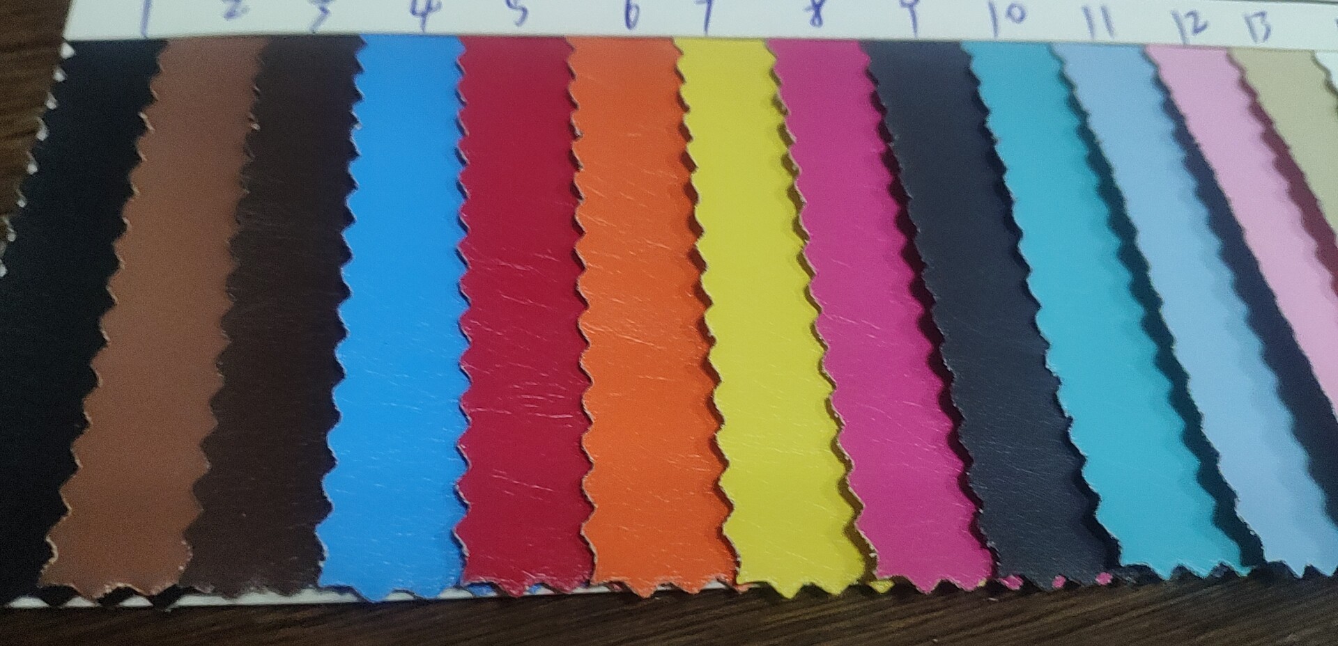 PU101 factory direct sales, hot-selling new PU leather, large stock of high, medium and low-end luggage, sofa, shoe materials and fabrics details Picture