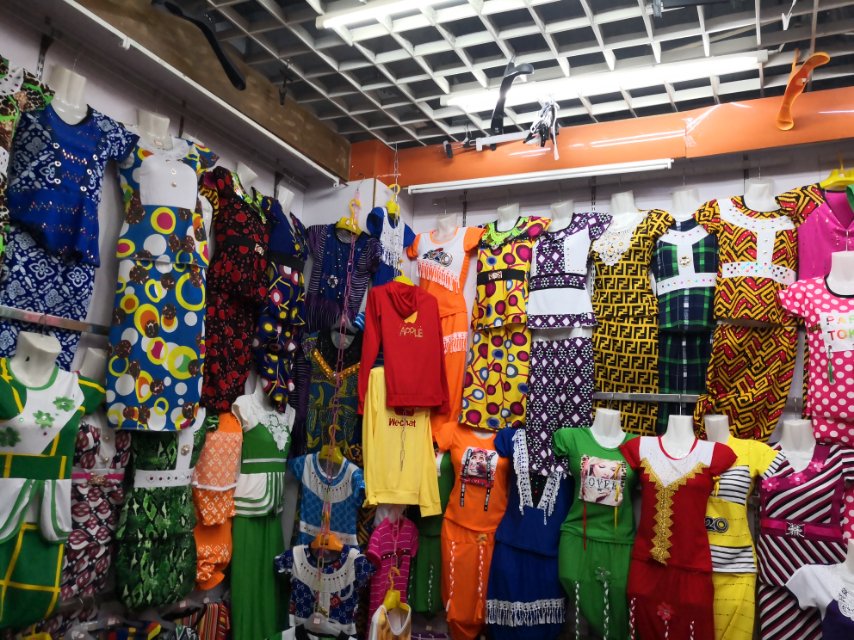 Wang Lingdi's clothing describe pic - 3