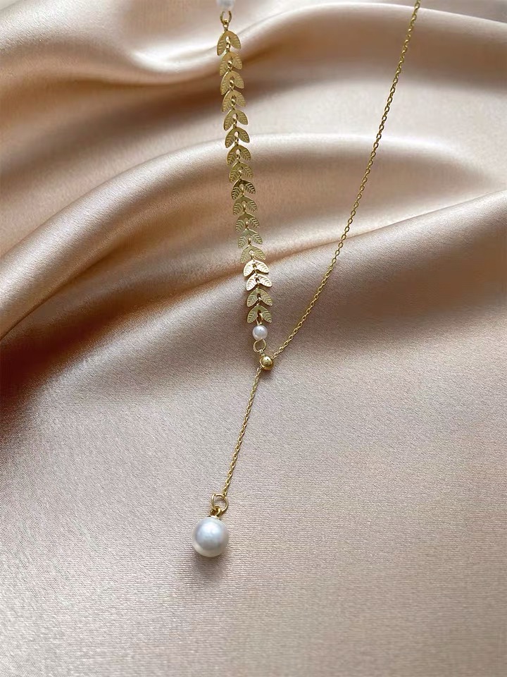 Exquisite pearl choker fairy willow leaf chain pendant necklace, a simple and popular female Instagram collarbone chain, 2020 new style