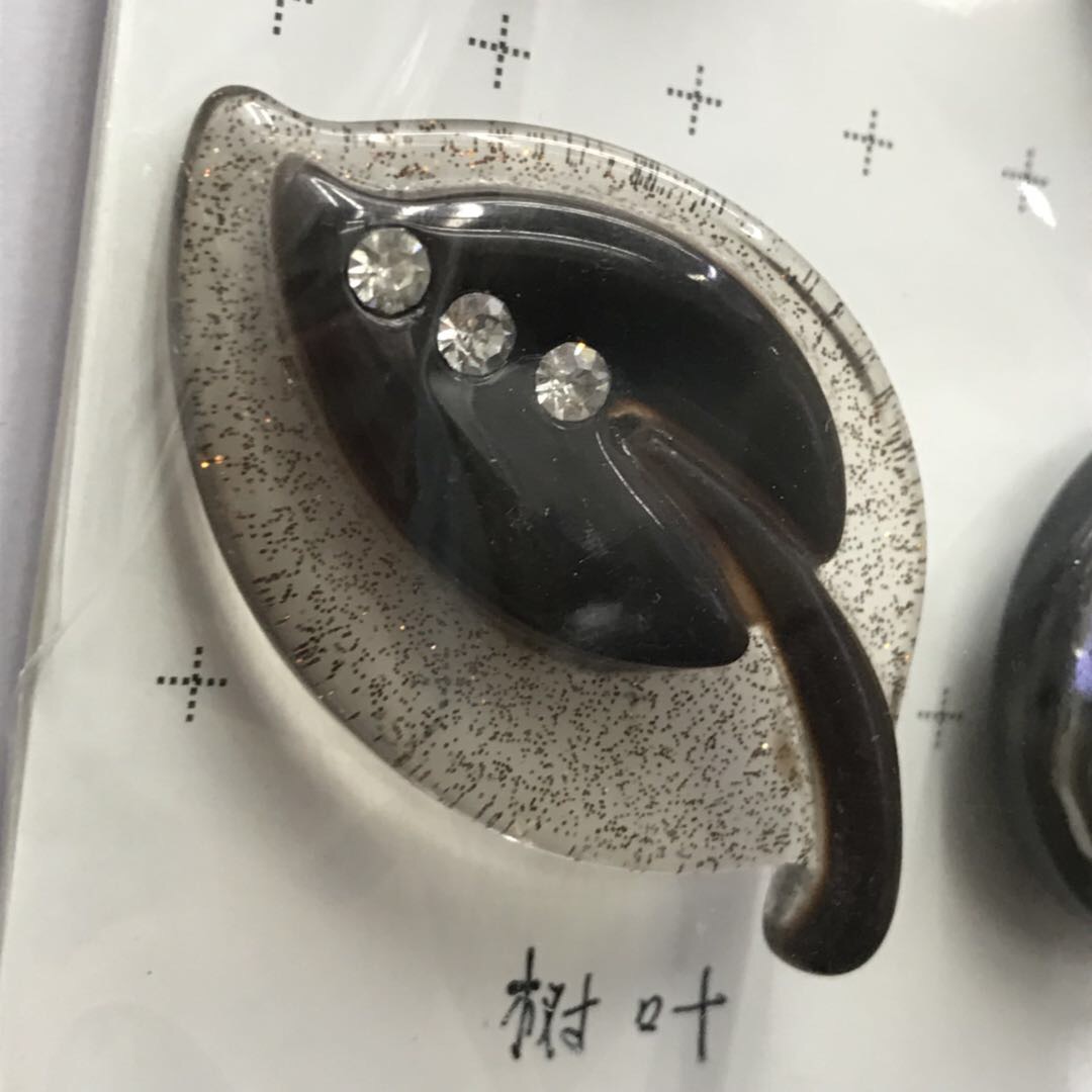 Leaf Three-Dimensional Button Resin Acrylic Rhinestone Decorative Buckle Specification drawing